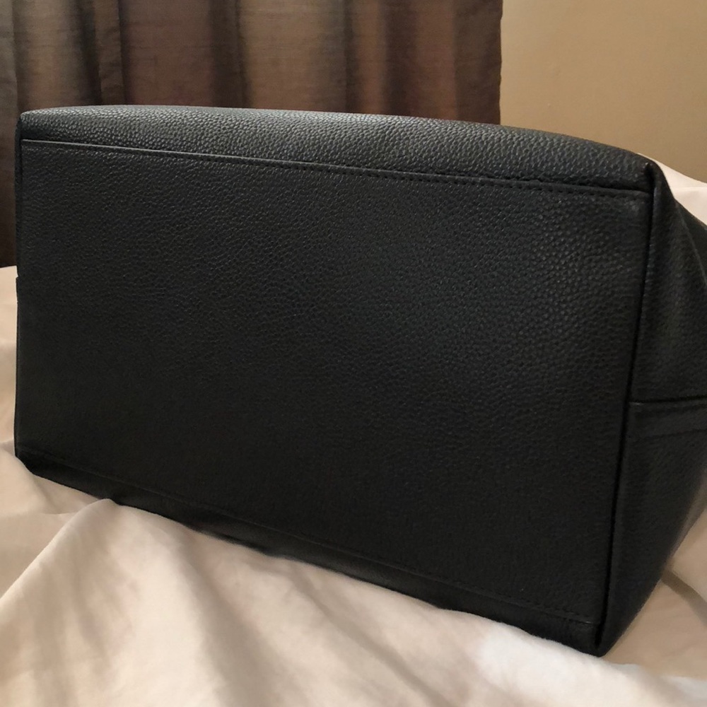 Beautiful! β οΈ Kate spade black leather bag NWT β οΈ - Picture 2 of 6